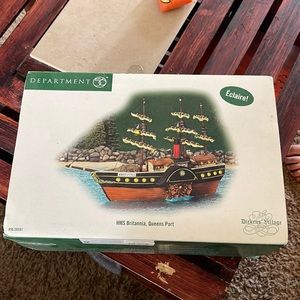 Dept 56 HMS Britannia, Queens Port / used